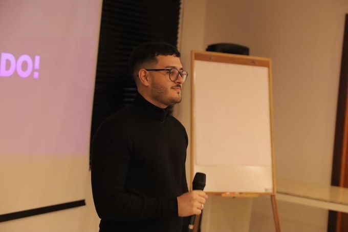 Andrey Ribeiro palestrando